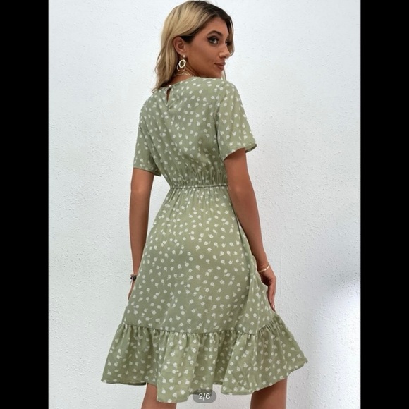 Floral Ruffle Hem Dress - Picture 4 of 4